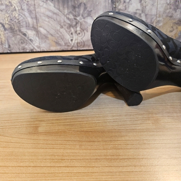 Coach "Carlie" black monorgram heels size 6 US - Picture 9 of 9